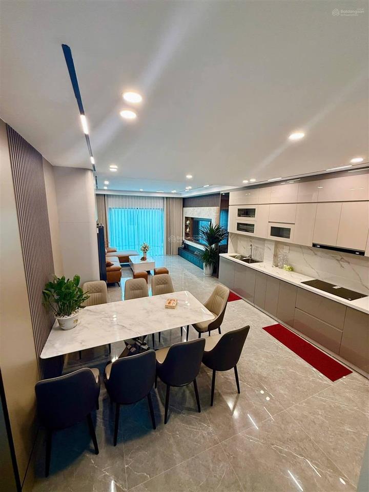 Tôi bán nhà đẹp ngọc thụy bồ đề 50m x 6 tg thmáy, mt 4,5m gara ô tô, tặng nội thất 14,x tỷ (có tl)