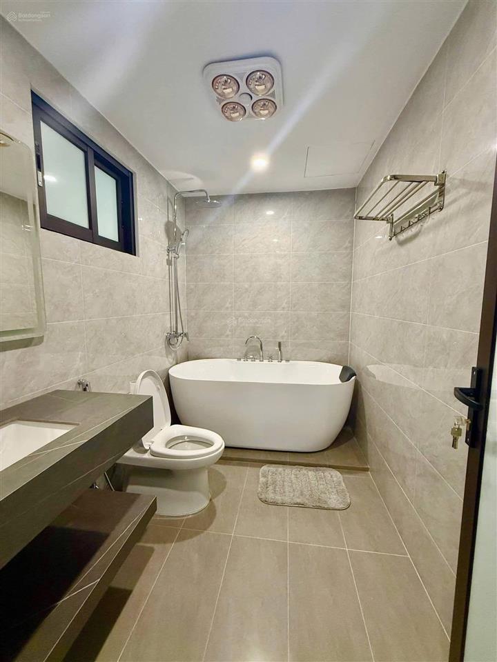 Tôi bán nhà đẹp ngọc thụy bồ đề 50m x 6 tg thmáy, mt 4,5m gara ô tô, tặng nội thất 14,x tỷ (có tl)