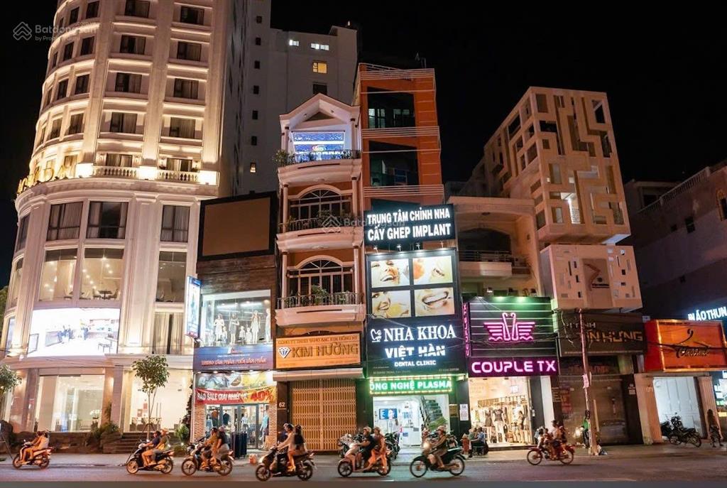 Nhà 7 tầng ngay vòng xoay mặt tiền đường quang trung 220tr/m2