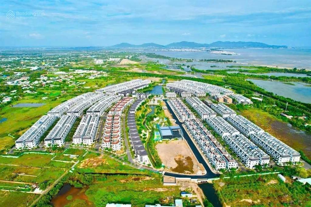 Hàng hiếm gần hồ tại la vida vũng tàu, sổ hồng sẵn, giá đang rất tốt