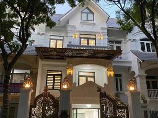 Chính chủ sang nhượng  biệt thự 120m ( 2x tỷ) xẻ khe trục lớn duy nhất vinhomes đan phượng