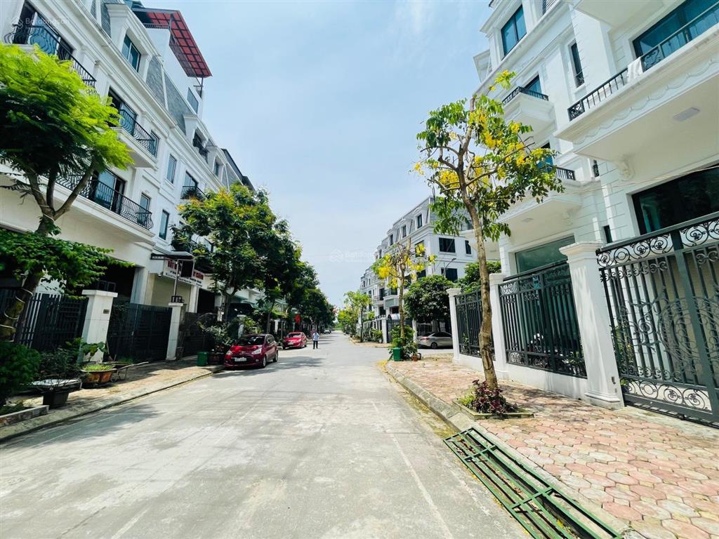 Giảm giá tốt, 80m² hướng nam  nhú 8 tỷ/căn  sổ đỏ cầm tay