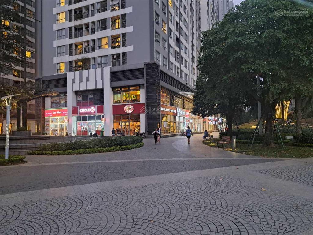Bán cắt lỗ shop chân đế mặt sảnh vinhomes ocean park 1 giá 8 tỷ bao phí