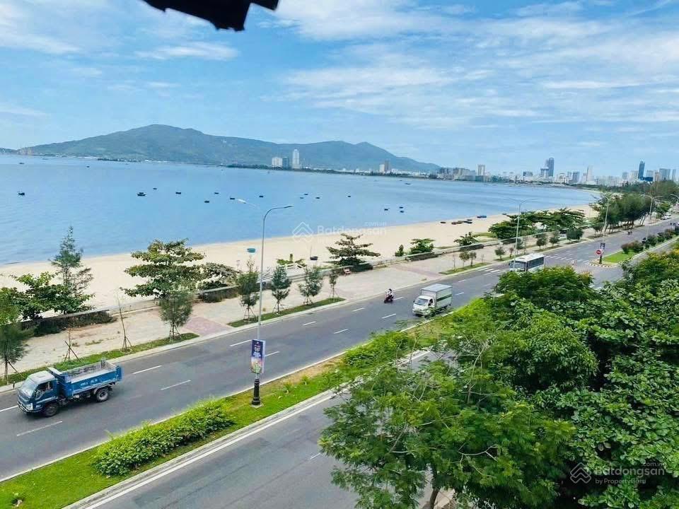 Bán cặp đất view biển mặt tiền nguyễn tất thành vị trí đẹp, xây cao tầng, thích hợp đầu tư