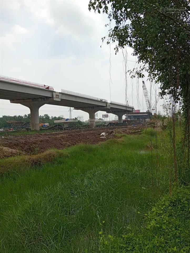 Nhỉnh 18 triệu/m2 đất mặt tiền đường trường lưu, long trường, quận 9