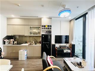 Chính chủ gửi bán căn 1 phòng ngủ full đồ view bể bơi, đẹp nhất vinhomes symphony long biên