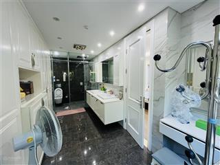 Cho thuê biệt thự hoa sữa 250m2 full đồ, có hầm, sông sau thoáng gần trường bis vinhomes riverside