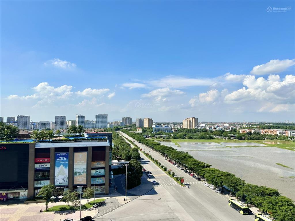 Cần bán căn 2 ngủ 2 vệ sinh full đồ, tầng cao hướng mát dự án vinhomes symphony