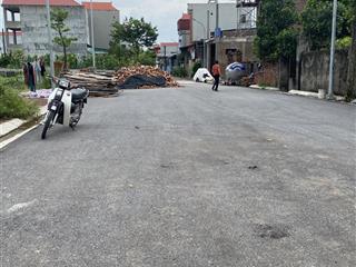 Cần bán lô đất trục chính đình trung xã thư lâm đường oto tránh