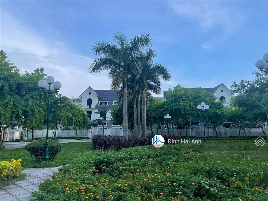 Bán biệt thự song lập 240m2 mặt vườn hoa khu b geleximco lê trọng tấn