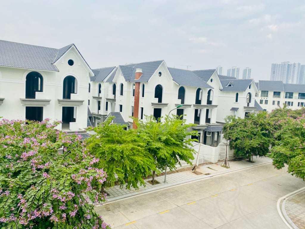 Bán biệt thự song lập 240m2 mặt vườn hoa khu b geleximco lê trọng tấn