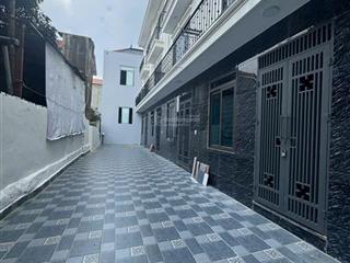 Nhà 3.5 tỷ ô tô đỗ gần, 3 tầng (50m) cầu đại thành, 2km ra kđt đô nghĩa 0969 419 ***