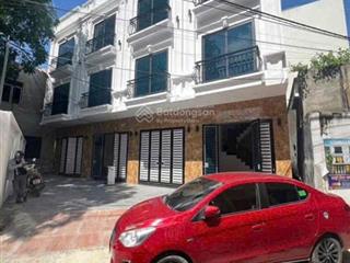 Nhà 2.8 tỷ gần đh thể dục thể thao 3 tầng (33m2) ô tô đậu cửa 0969 419 ***