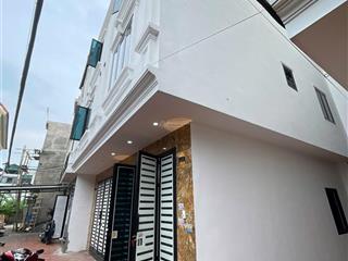 Thanh toán sớm 1,5 tỷ có nhà hà nội ! nhà 3 tầng cách trường đh thể dục thể thao 500m .