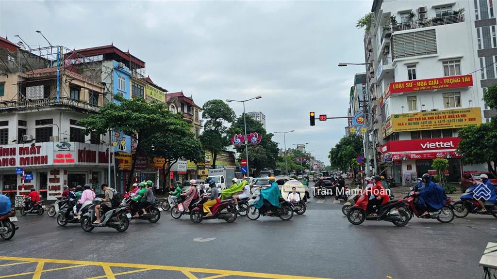 Chính chủ bán nhà 3tx66m2 mặt phố vạn phúc  hà đông. kinh doanh cực tốt. sầm uất ngày đêm. 27tỷ5