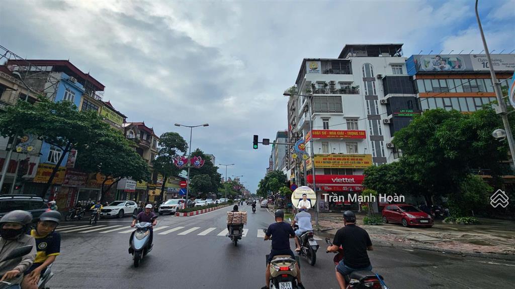 Chính chủ bán nhà 3tx66m2 mặt phố vạn phúc  hà đông. kinh doanh cực tốt. sầm uất ngày đêm. 27tỷ5