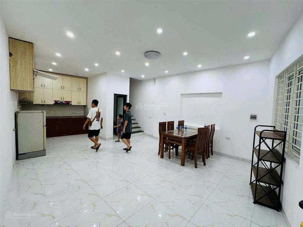 Tôi chính chủ bán nhà lô góc 40m2x4t ngay đh phenikaa và kđt đô nghĩa,yên nghĩa,hà đông.ôtô đỗ.5tỷ6