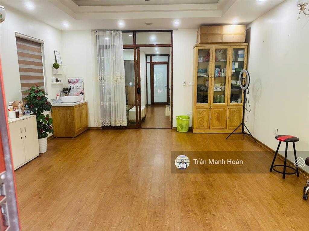 Tôi chính chủ cho thuê 50m2 sàn tầng 3 trong tòa nhà 7 tầng thang máy tô hiệu hà đông. giá 8tr/th