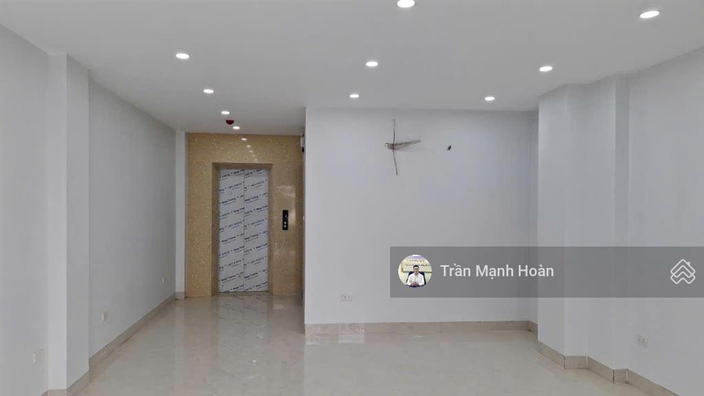 Chính chủ cần cho thuê 4sàn mặt bằng trong tòa nhà 7tầng văn phú, hà đông. 24tr/th.  0964 427 ***