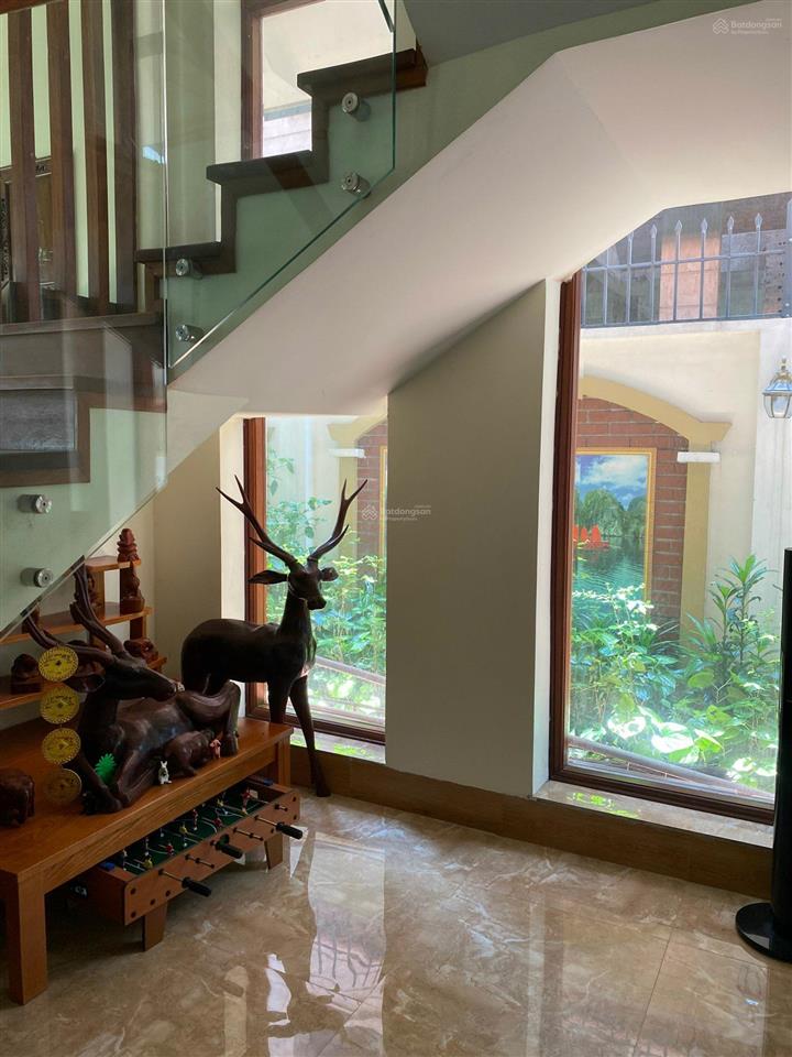 Cần tìm chủ nhân mới biệt thự song lập 210m2 khu hồ bảo sơn