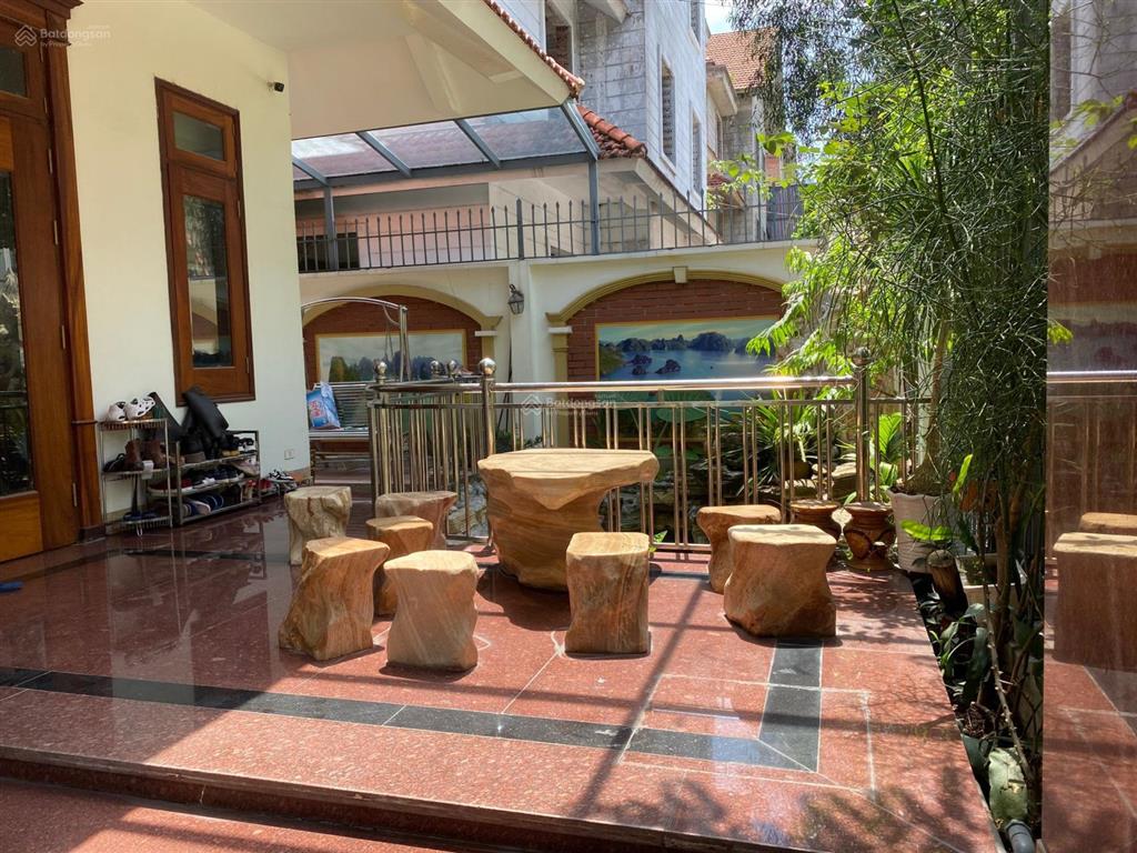 Cần tìm chủ nhân mới biệt thự song lập 210m2 khu hồ bảo sơn