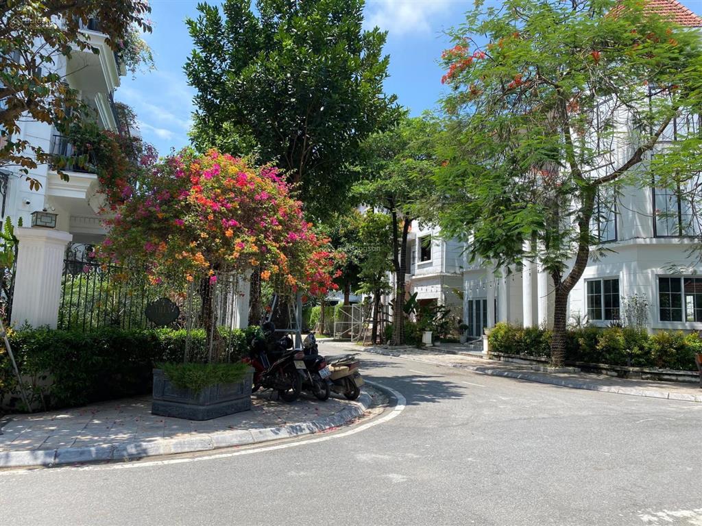 Cần tìm chủ nhân mới biệt thự song lập 210m2 khu hồ bảo sơn