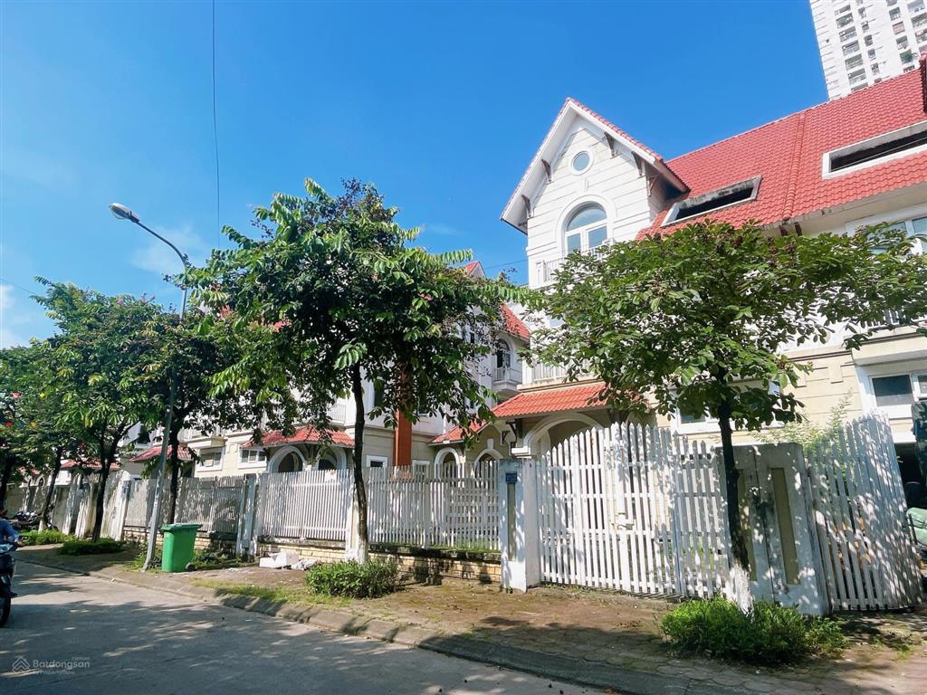 Biệt thự duy nhất giáp smart city cần bán, song lập 240m2, giá 42 tỷ