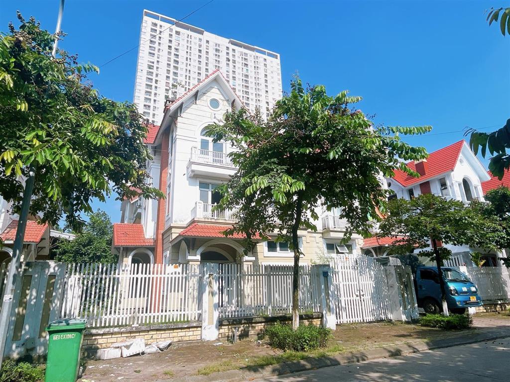 Biệt thự duy nhất giáp smart city cần bán, song lập 240m2, giá 42 tỷ