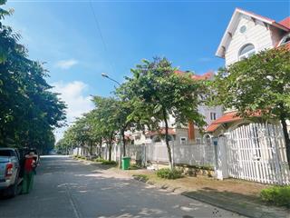 Biệt thự duy nhất giáp smart city cần bán, song lập 240m2, giá 42 tỷ