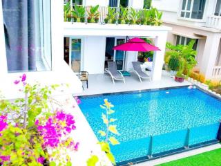 Bán nhanh căn biệt thự xanh villas, trung tâm view cực kì thoáng và mát mẻ. dt.300m2, giá.16 tỷ.