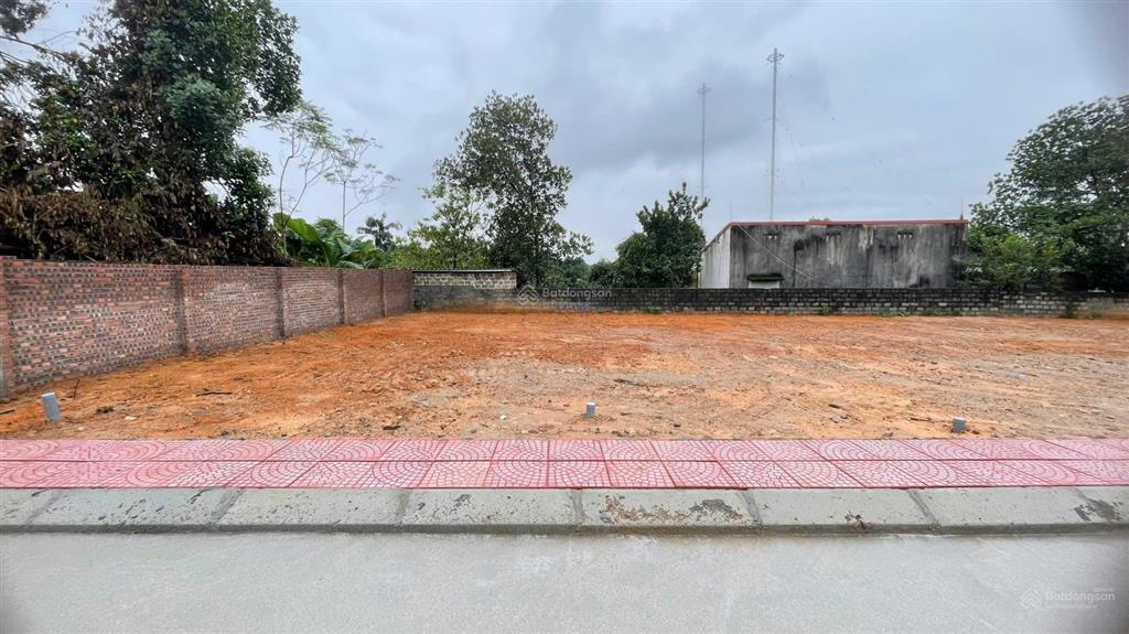 Tôi có 2 suất ngoại giao tx sơn tây muốn để lại cho ai có nhu cầu chỉ 950tr/ lô gần trường đại học