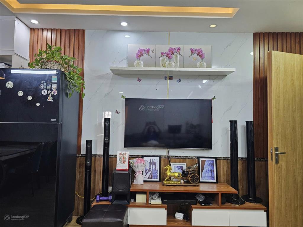 Cần cho thuê căn hộ siêu đẹp 2pn, 2wc, 82m2 full nội thất, vào ở ngay kđt văn khê