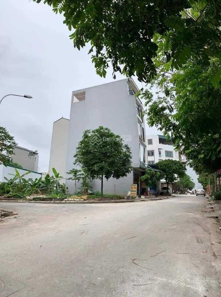 Bán đất dịch vụ đồng đế, dt 50m2, căn góc 2 mặt thoáng. đối diện trường học thoáng