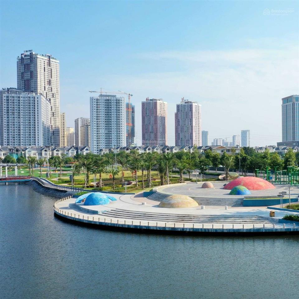 Bán 50m2 đất đấu giá mặt đường lê quang đạo , kinh doanh tốt ,vị trí vàng