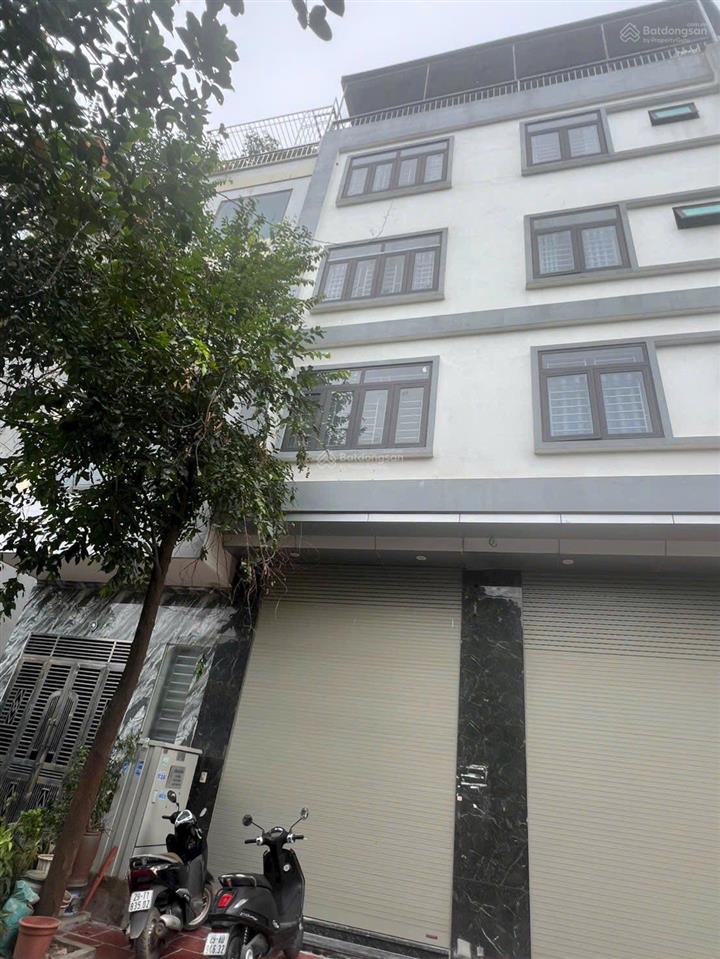 Cho thuê nhà 23m2 x 4.5 tầng. mặt đường tiến thành. vừa ở vừa kinh doanh tốt