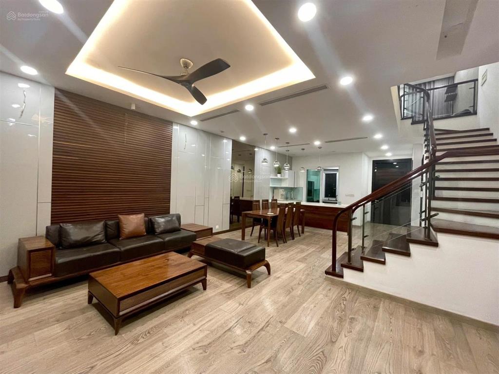 Cho thuê liền kề 3 phòng ngủ đủ đồ giá 28 triệu tại parkcity hà nội