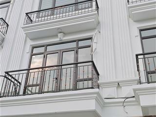 Bán nhà độc lập ở độ chàng đại thành 4 tầng diện tích 67m2 kinh doanh tốt giá nhình 5 tỷ