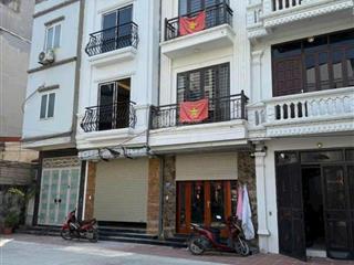 Bán nhà 40m 4 tầng ngô quyền hà đông ô tô cạnh nhà full nội thất. 0975 100 ***.
