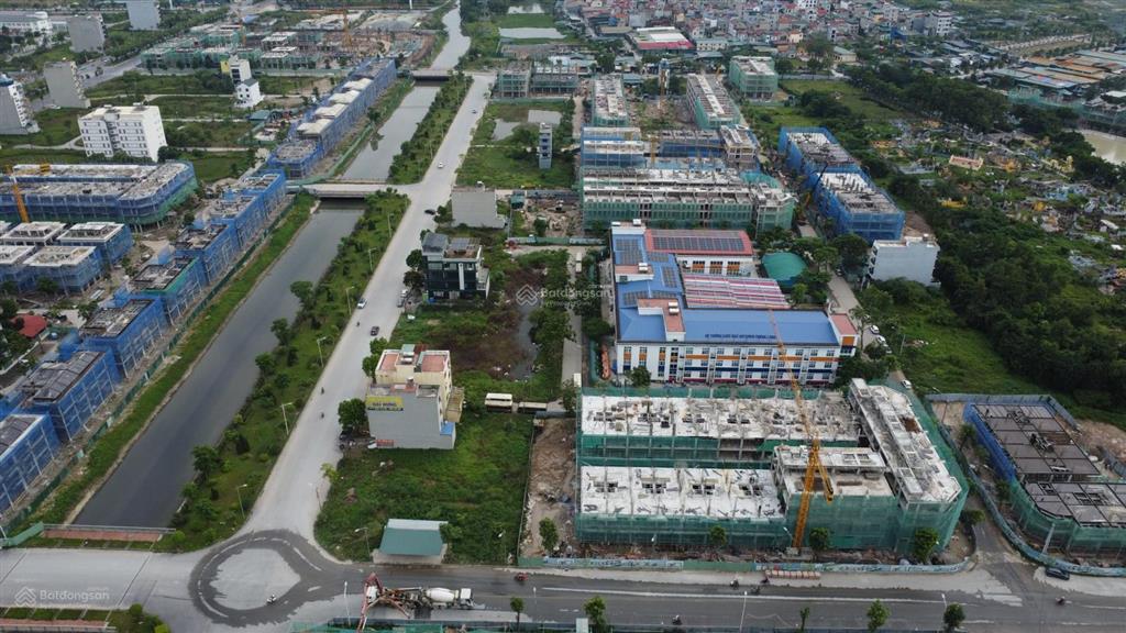 Cần bán liền kề a2.4 đường 17m giá 96tr/m,chuẩn bị bàn giao nhà thô