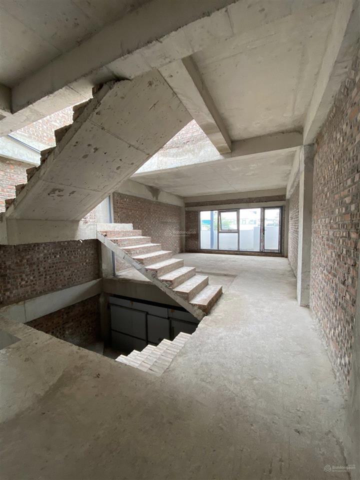 Bán liền kề 100m² tại khu đô thị thanh hà giá 11,3 tỷ, có nhà đang xây thô,  0983 393 ***