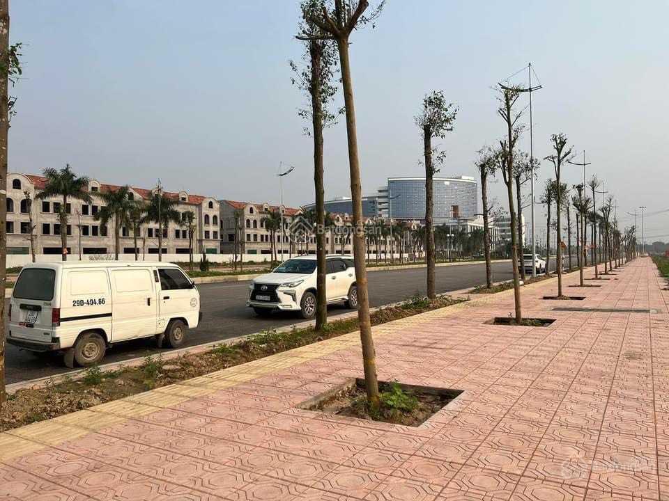 Bán 80m2 đất dịch vụ xã an thượng, khu học viện chính sách, giá 95 triệu/1m2