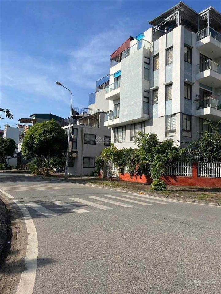 Gia đình cần bán 45m2 đất dịch vụ thôn phú vinh xã an khánh hoài đức hà nội, giá 130 triệu/1m2