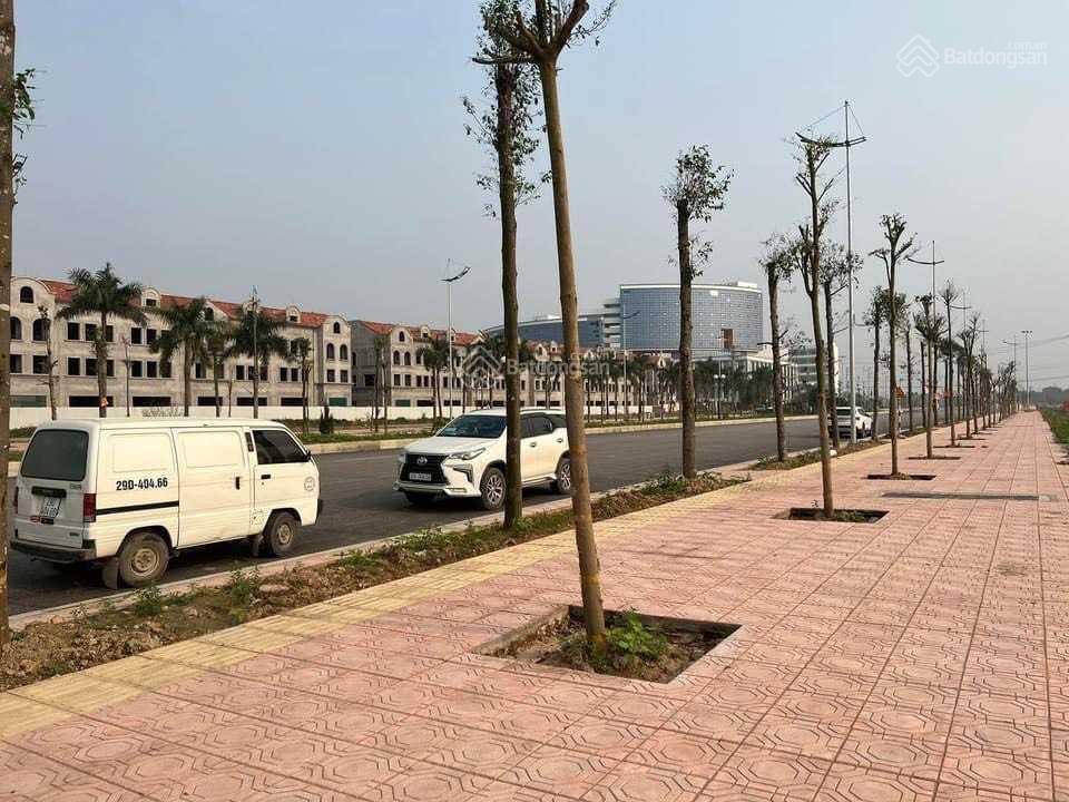 Chính chủ cần bán 50m2 đất dịch vụ xã an thượng đợt mặt đường liên khu 8, giá 150 tr/m2