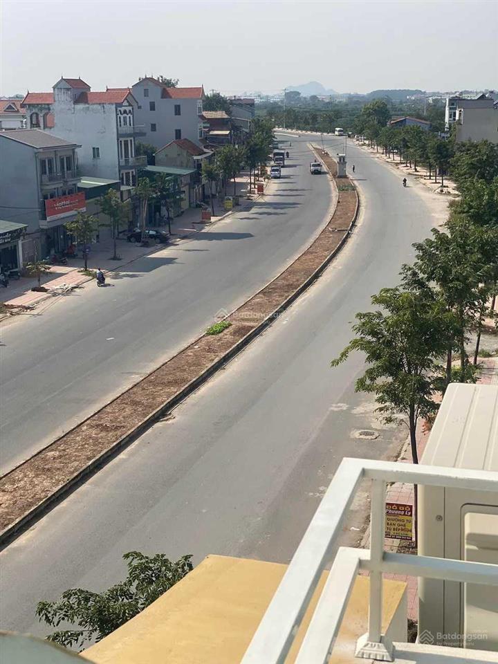 Gia đình cần bán 60m2 đất dịch vụ (đất ở lâu dài)vị trí đẹp xã lại yên, hoài đức, hà nội