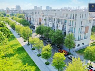 Hot. căn mặt công viên trung tâm 6,6ha, diện tích 75m2*5 tầng, mt 5m, đường 20m, đã hoàn thiện đẹp