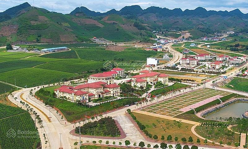 Chính chủ bán 206m2, mặt tiền 10,3m, trung tâm hành chính vân hồ, đường 31m. vị trí trung tâm huyện