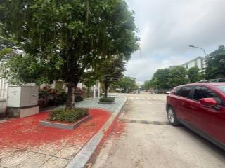 Bán nhà vườn hướng đông nam trục chính khu c geleximco giá đầu tư nhỉnh 30tỷ.  0913 034 ***