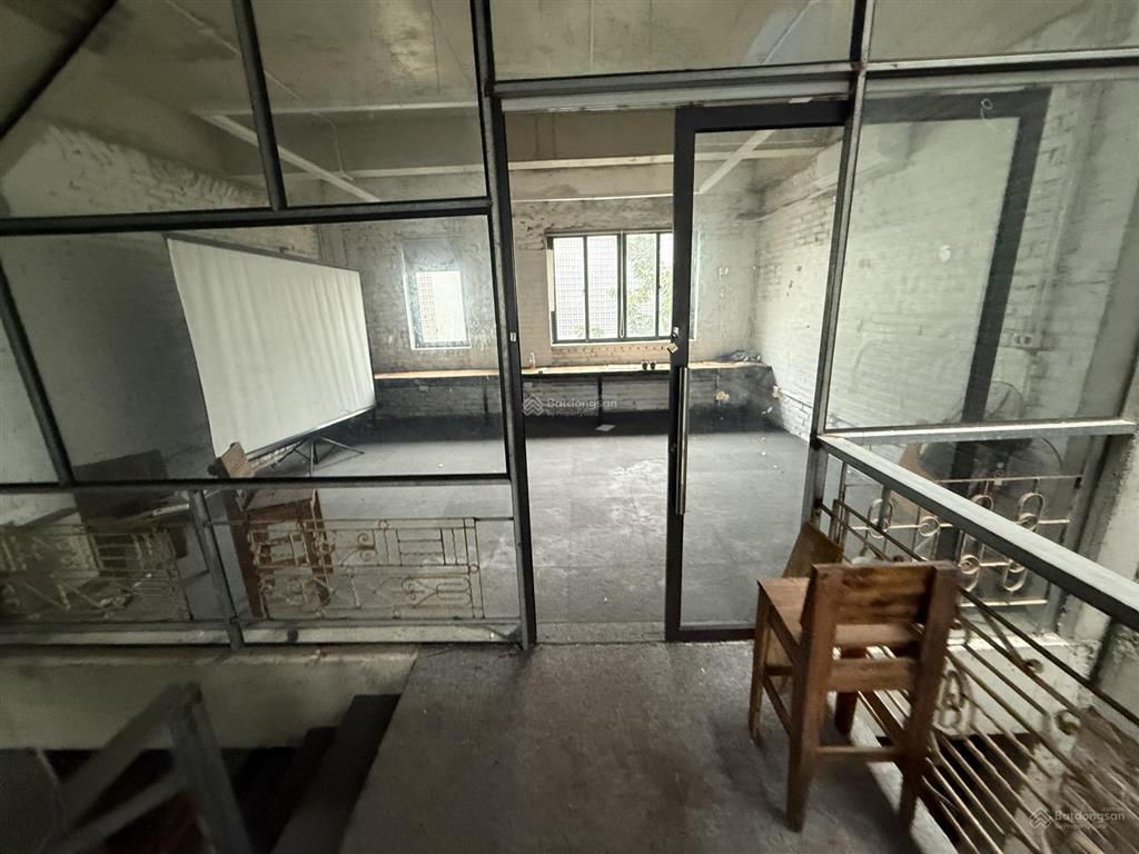 Cho thuê kho nguyên căn dtsd 350m đường 27m tại kđt geleximco lê trọng tấn giá rẻ  0913 034 ***