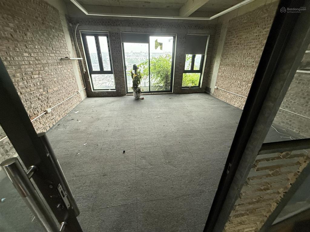 Cho thuê kho nguyên căn dtsd 350m đường 27m tại kđt geleximco lê trọng tấn giá rẻ  0913 034 ***