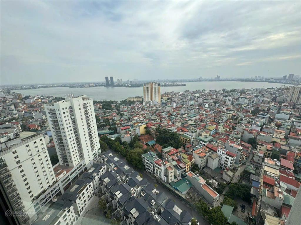 Chính chủ bán biệt thự liền kề mặt đường võ chí công, hà nội